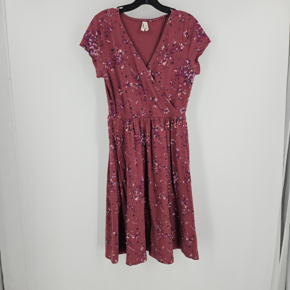Pact Fit & Flare Crossover Dress Maroon Floral Short Sleeve Faux Wrap Mini Sz M - Picture 2 of 11